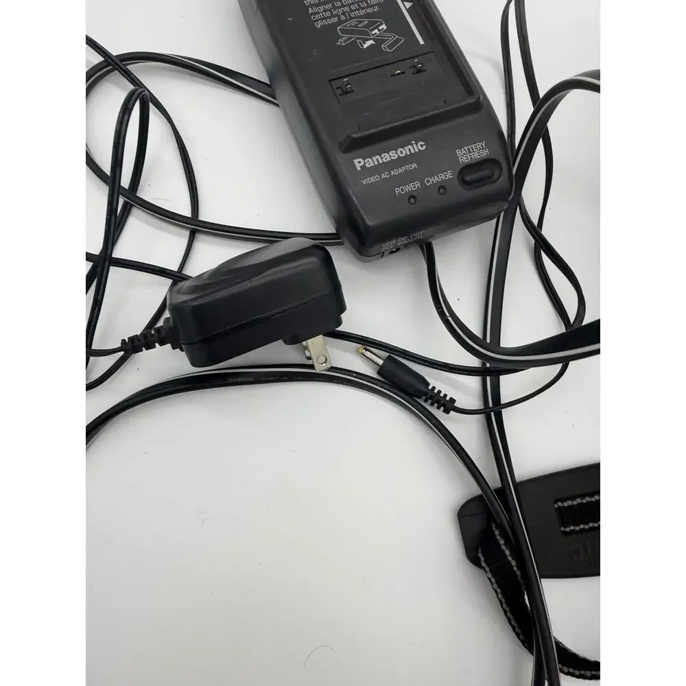 Panasonic PV-L780D VHS-C Camcorder 26x Optical 300x Digital Zoom *NO BATTERIE
